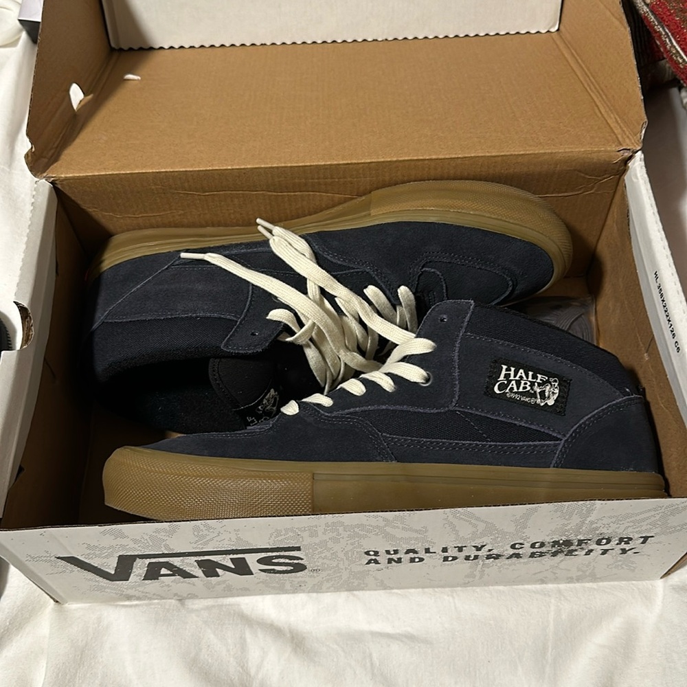 VANS half cab navy blue men’s shoes. Size 12.